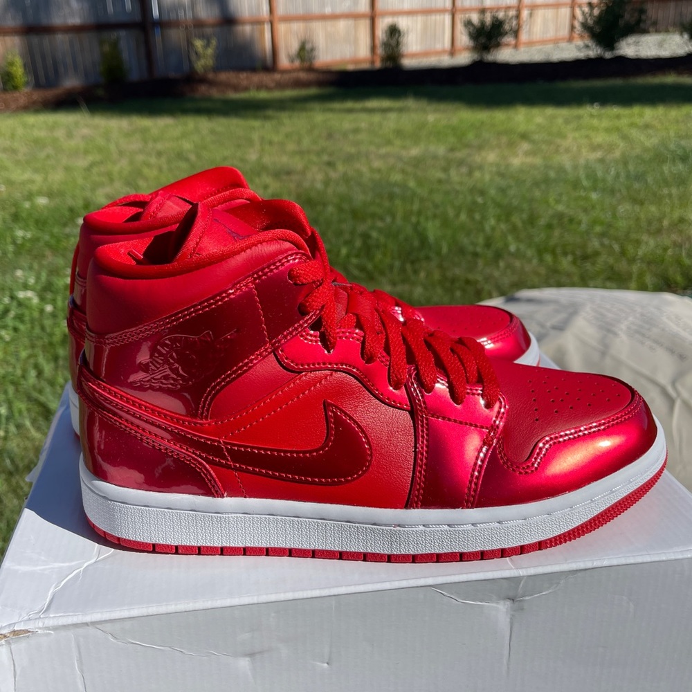 Air Jordan 1 Mid SE